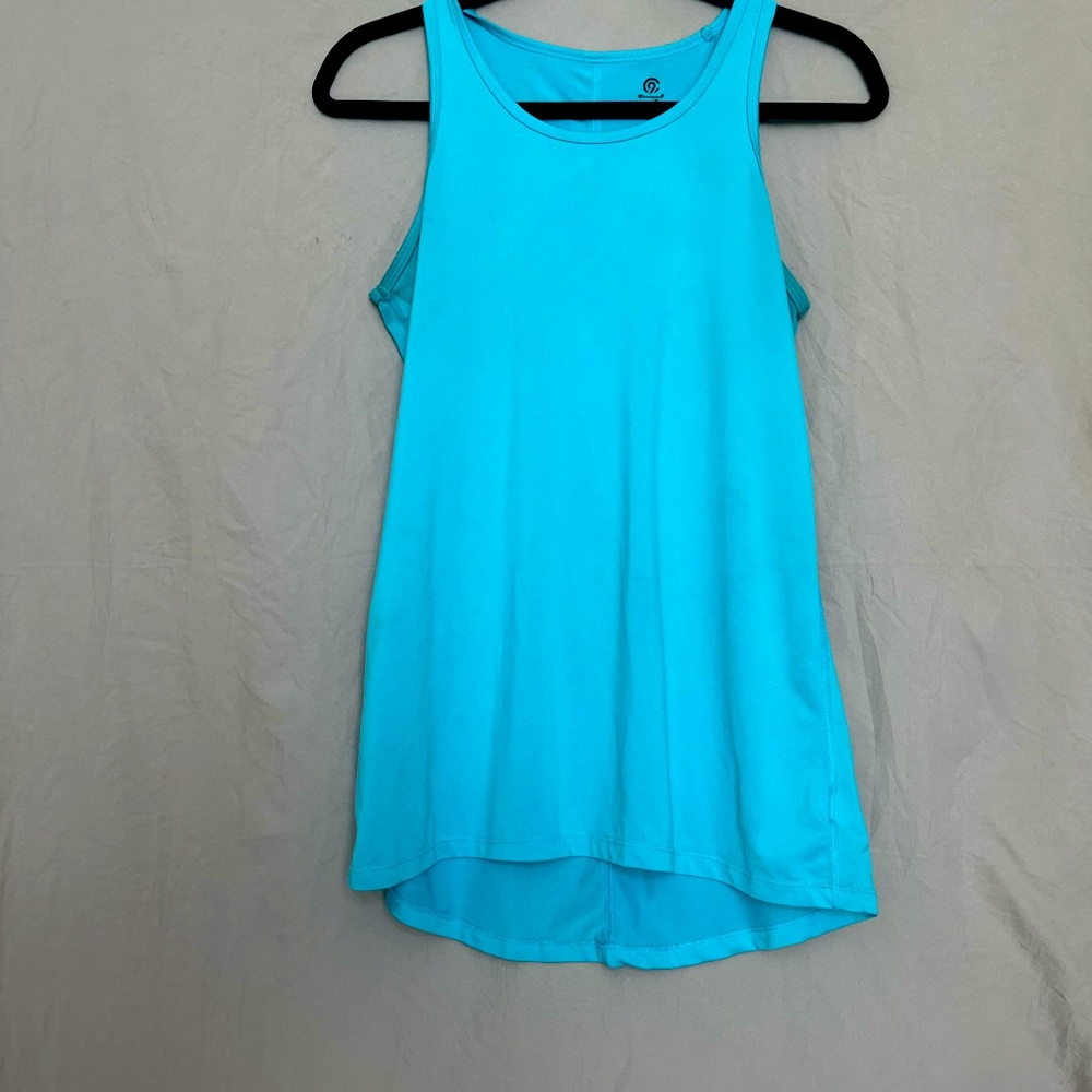 Target brand athletic top size M